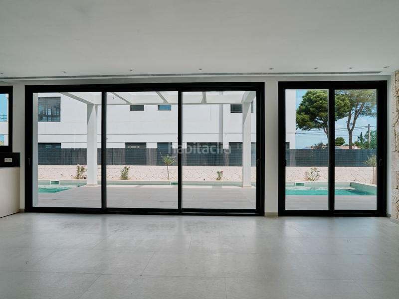 Foto f03a56c8-d833-48e5-8b86-31f67861f67a. Casa amb piscina a Son Verí Llucmajor