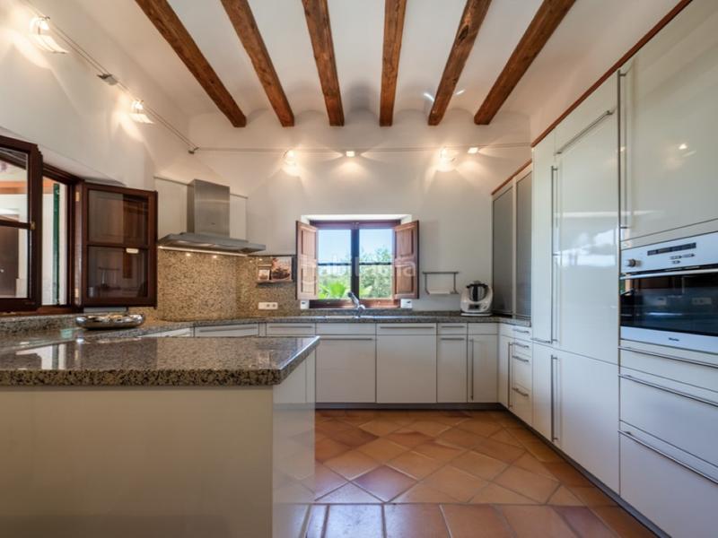 Foto ed7bd2dd-ba40-43c9-9b2a-c992ab7257a7. Masia amb aparcament piscina a Calvià poble Calvià