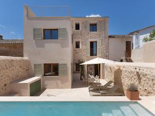 Casa a Algaida. Preciosa casa de pueblo a estrenar con garaje, piscina y mucho e