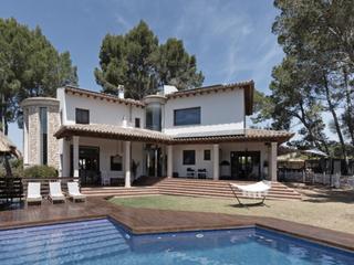 House in Sa Cabaneta. Encantadora villa independiente con vistas a palma y al mar en u