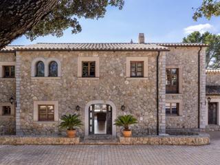 Masia a Puigpunyent. Gran propiedad señorial con vistas panorámicas al mar y majestuo