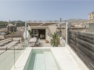 Casa en Pollença Poble. Impresionante adosado con azotea con piscina climatizada y vista
