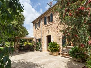 Mas à Sencelles. Hermosa finca rústica de piedra natural con piscina, bodega prop