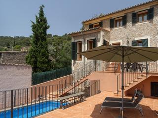 Casa a Alaró. Casa independiente con vistas panorámicas, piscina y garaje dobl