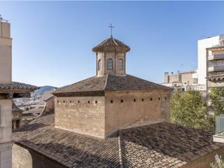 Apartment in El Mercat. Excepcional ático con amplia terraza y jacuzzi en el corazón de