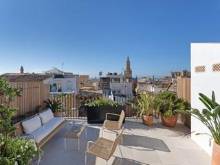 Apartment in Cort. Exclusivo ático dúplex en el corazón de palma con terraza y vist