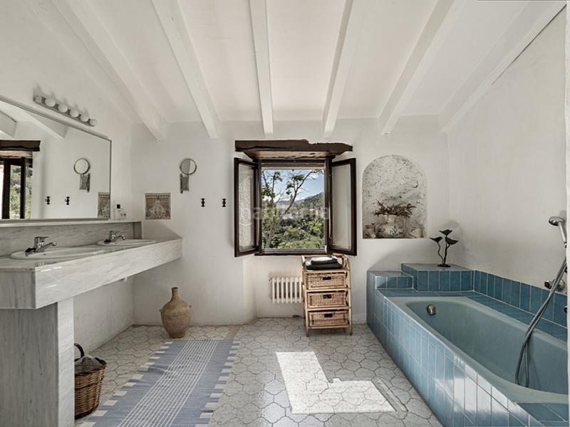 Foto f36dabb3-0cd3-45f8-b388-cd9f45b6f328. Country house with pool in Selva