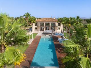 Masia a Es Llombards. Exclusiva casa de campo moderna con potencial de expansión en un