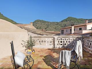 Maison  N/a. Casa de pueblo reformada en puigpunyent con comodidades modernas