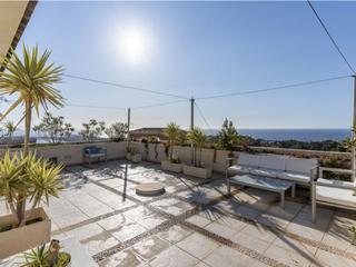 Apartment in La Bonanova. Elegante ático dúplex con vistas al mar de 180 grados, piscina c