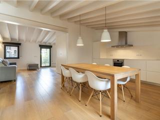 Apartment in Sant Jaume. Elegante dúplex completamente renovado y con posibilidad de gara