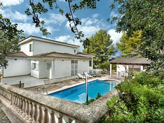 Country house in Bunyola. Amplia casa con piscina y vistas a la tramuntana en sa coma  bun