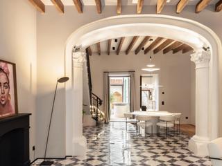 Casa a Sineu. Casa de pueblo renovada en sineu con arquitectura tradicional y