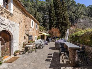 Masia a Santa María del Camí. Antigua finca de piedra natural rodeada de naturaleza con vistas