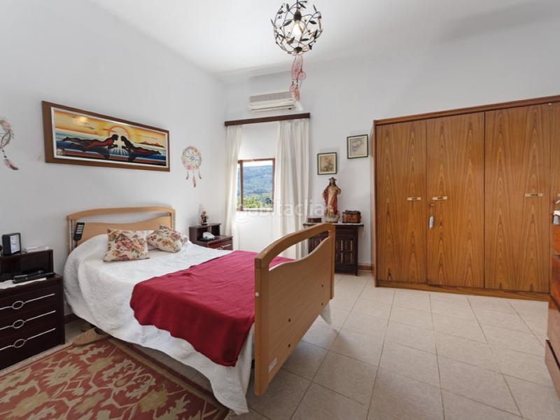 Foto 67b8da44-8d45-4b14-bd8c-5e48393e89cb. Masia amb aparcament piscina a Sóller