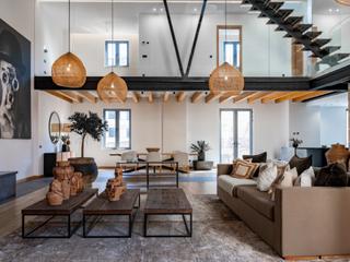 Apartment in Santa Catalina. Impresionante loft de 2 niveles con terraza privada y plaza de p