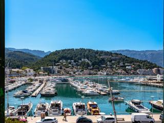 Apartament a Sóller. Dúplex para reformar en primera línea de mar en port de sóller