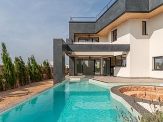 Maison à Campos. Joyas arquitectónicas en sa rápita elegante casa con piscina y a