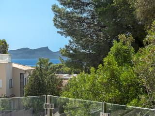Casa a Port d´Alcúdia-Platja dÁlcúdia. Casa reformada con estilo, zona de invitados y aparcamiento en a