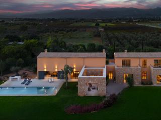 Masia a Santa María del Camí. Moderna casa de campo con vistas a la montaña en santa maría