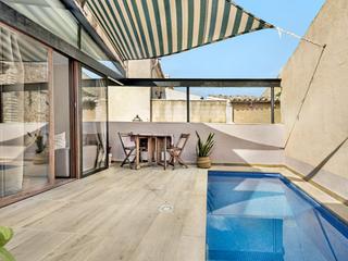 House in Alaró. Casa de pueblo bien cuidada con piscina y vistas a alaró