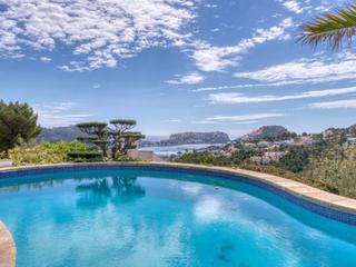 Casa a Port D´Andratx. Villa mediterránea con vistas panorámicas al puerto y al mar en