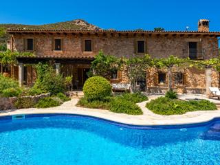 Masia a Andratx. Casa rural rústica con una preciosa zona exterior en andratx
