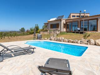 Mas  N/a. Casa rural en una ladera con fantásticas vistas a la isla en sin