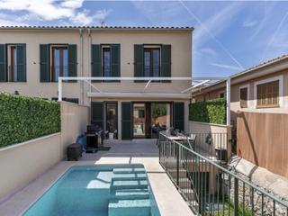 Maison à Sa Cabaneta. Moderno chalet adosado con piscina, jardín y garaje en sa cabane