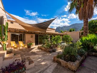 Casa in Sóller. Fábrica histórica renovada en sóller con jardín, piscina y apart