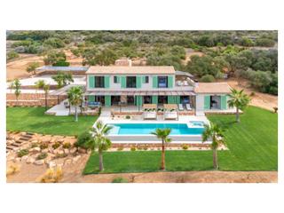 Lloguer Masia a Campos. Villa moderna con total privacidad y vistas a cabrera, entre cam