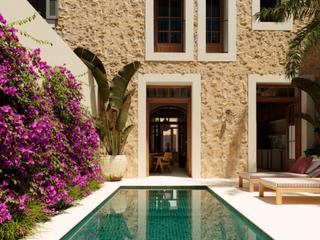 Casa a Bunyola. Impresionante casa de pueblo completamente reformada con piscina