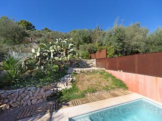 Maison à Alaró. Encantadora casa de pueblo con fachada de piedra natural y vista