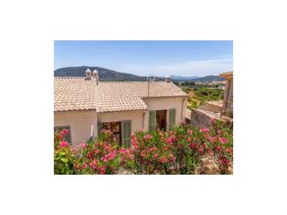 Maison à Alaró. Encantadora casa de pueblo con fachada de piedra natural y vista