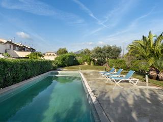 Maison à Selva. Encantadora casa adosada con jardín y piscina comunitaria en mos