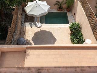 Maison à Santa María del Camí. Elegante casa de pueblo completamente renovada con piscina en sa