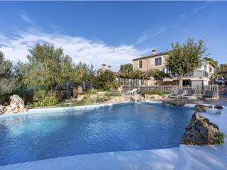 Mas à Pòrtol. Se vende casa con piscina, garaje y mucho espacio en portol