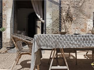 Haus in Algaida. A la venta una encantadora casa de pueblo reformada con jardín e