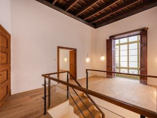 Apartment in Monti-Sion. Apartamento en casa señorial del casco antiguo de palma con park