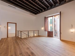 Apartment in Monti-Sion. Apartamento en casa señorial del casco antiguo de palma con park