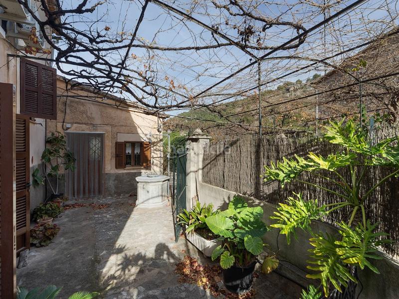 Foto fb100126-3951-4df5-8318-6a9c2138c8bd. Masia amb aparcament a Sóller