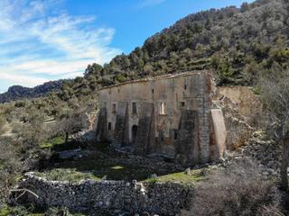 Country house in Bunyola. Casa histórica a reformar entre alaró y orient