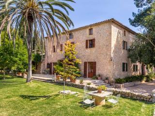 Country house in Establiments. Maravillosa finca rústica mallorquina en buena ubicación de esta