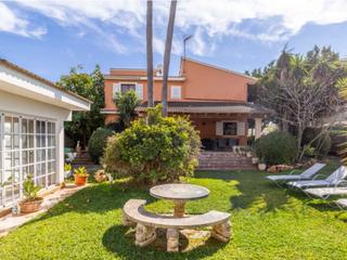 House in Can Picafort. Chalet independiente con mucho jardin y casa de barbacoa en son