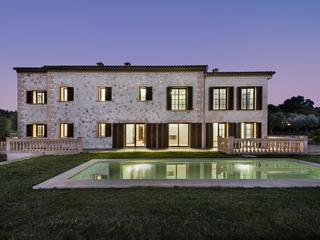 Mas à Sencelles. Espaciosa casa de campo con producción de aceite, piscina y gara