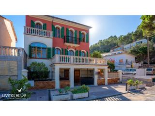 Casa a Sóller. Casa señorial en primera línea de port de soller con gran jardin