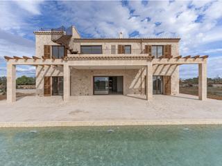 Masia a Es Llombards. Finca rústica de diseño con piscina en inmejorable ubicación cer