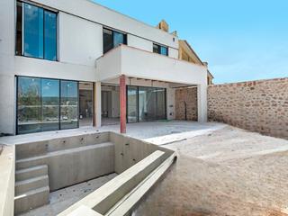Maison à Santa María del Camí. Casa de pueblo moderna con piscina y garaje en santa maria