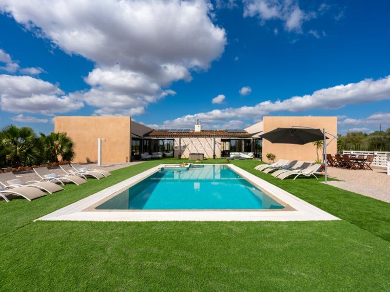 Foto 449bab54-be13-49e6-ba77-18c5bdd0b130. Masía moderna casa de campo de nueva construcción con piscina en Llucmajor