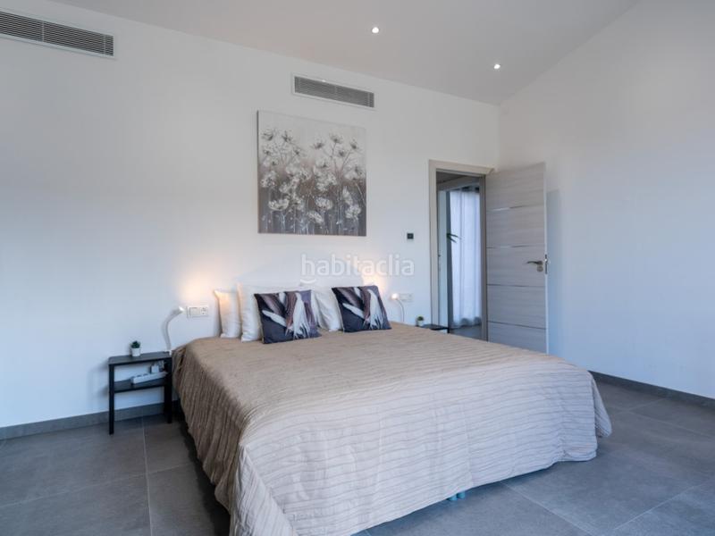 Foto a0ac0d3e-ae8c-4220-8107-c99dd2c0742e. Masía moderna casa de campo de nueva construcción con piscina en Llucmajor